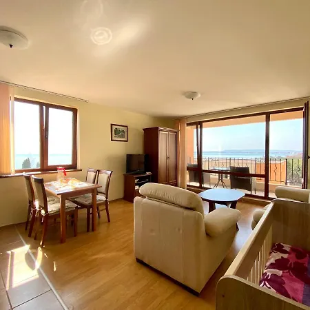 Bratanov Sea View 公寓 *