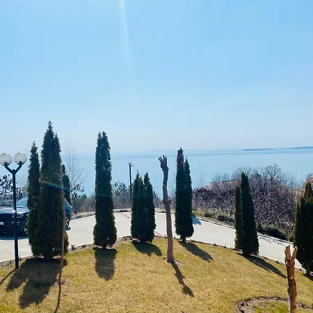 公寓 Bratanov Sea View *